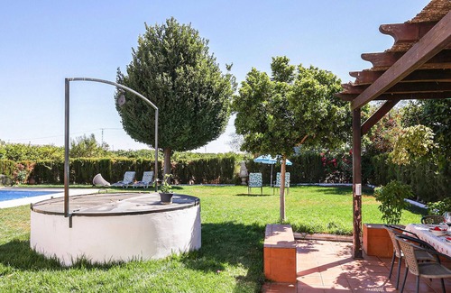 Utrera House | Cozy home in Utrera with swimming pool
