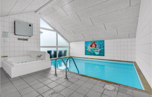 Bøtø By House | Cozy Home In Væggerløse With Sauna