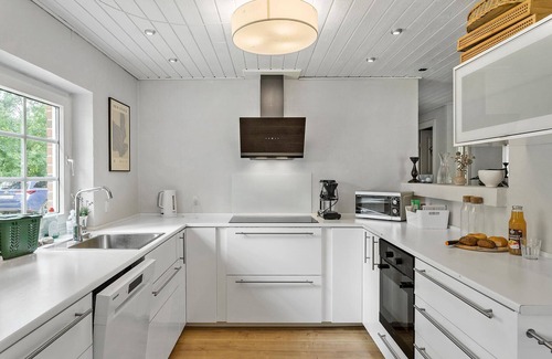 Bøtø By House | Cozy home in Væggerløse with sauna