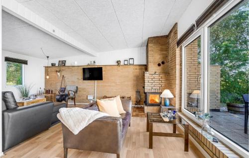 Amtoft House | Cozy Home In Vesløs With House Sea View