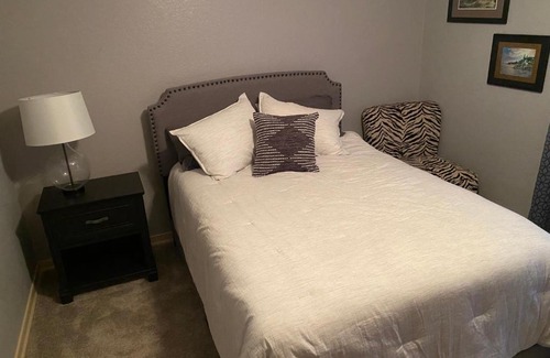 Fayetteville House | Cozy Home in West Fayetteville