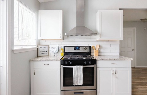 Southside House | Cozy Home Mins From Randolph AFB, Airport, & More!