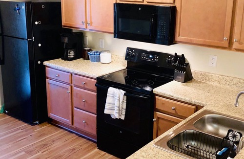 Hubert House | Cozy home mins. to Piney green gate, Hubert & 25 to Emerald Isle