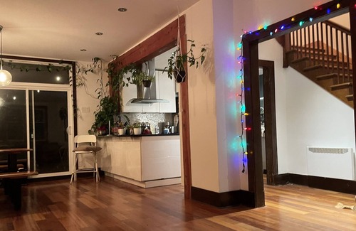 Montreal House | Cozy home Montreal-West/Ville st Pierre with wood fireplace!!!
