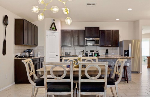 Solana Ridge House | Cozy Home Near AF BMT Lackland, Seaworld, Riverwalk, Six Flags & More