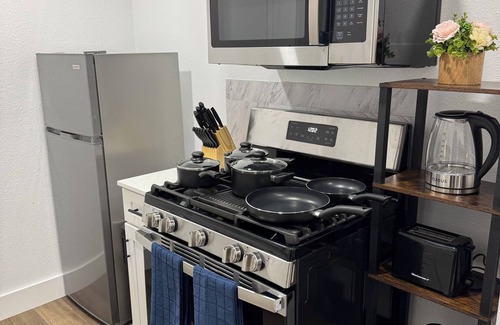 Wynnewood North Apartment | Cozy Home Near Downtown Dallas
