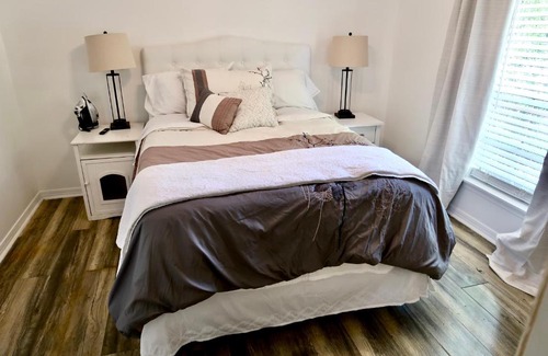 Mobile House | Cozy Home nestled in quite West Mobile Alabama