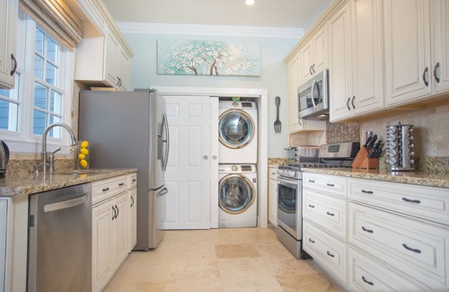 Beach Institute House | Cozy Home on Famous Jones Street in Historic District by Lucky Savannah