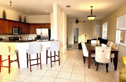 Fort Myers Shores House | Cozy home on the water with plenty of sleep space