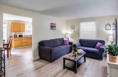 Rochester House | ~Cozy Home~ Steps to RIT by UofR/Airport/DWTN w/AC