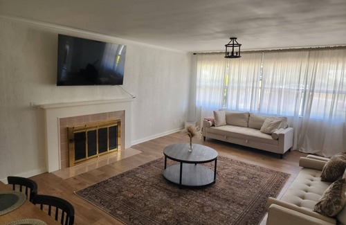 Sunset Heights House | Cozy home that sleeps up to 8 people. Comes with everything you'll need.