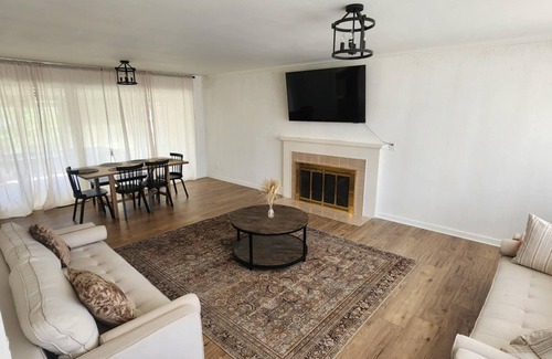 Sunset Heights House | Cozy home that sleeps up to 8 people. Comes with everything you'll need.