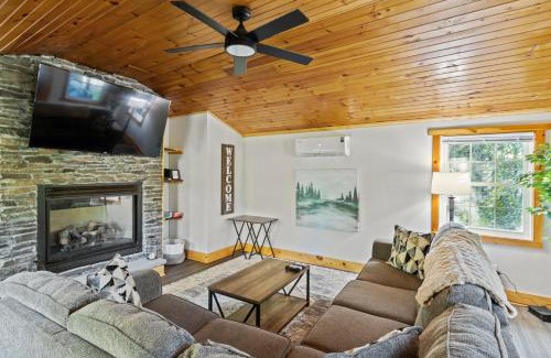 Canandaigua House | Cozy Home W/King Bed & Lake access