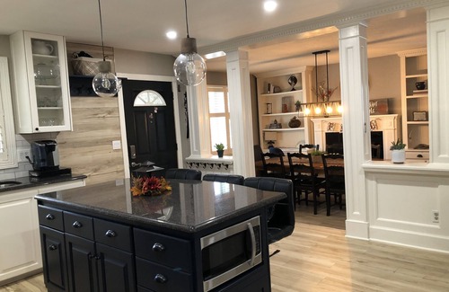 White Oaks House | Cozy home with backyard oasis