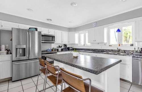 Indianapolis Apartment | Cozy Home with Fireplace Minutes from Grand Parknn