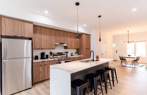 Winnipeg House | Cozy Home with Modern Comforts | Prime Location