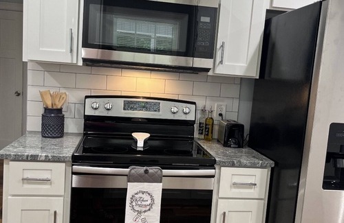 Rocky Face House | Cozy home/workspace minutes from Dalton and I-75