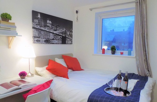 Gamston House | Cozy HomeStay in Canley