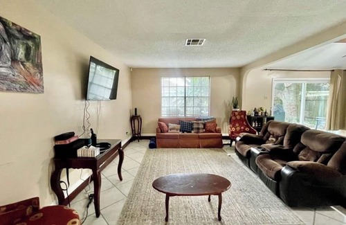 Tall Timbers - Brechtel House | Cozy house 10 minutes to French Quarter & downtown NOLA for long stays
