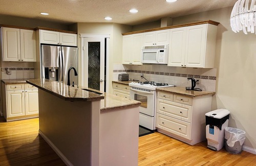 Kensington House | Cozy house-3Bedrm-Aircon-2 Free parking-inner city