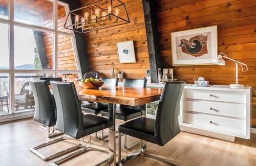 Lac Delage House | Cozy house 5 min from Ski station and Mountain BikePark. With view and & deck!