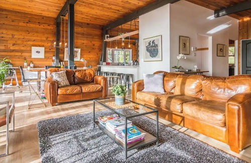 Lac Delage House | Cozy house 5 min from Ski station and Mountain BikePark. With view and & deck!