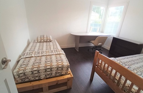 Lower Bal House | Cozy house in a nice neighborhood and near shops and transportations