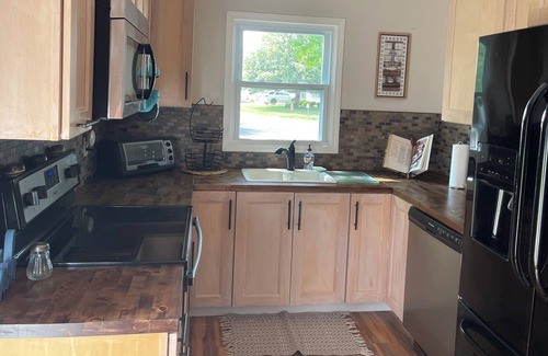 St. Joseph House | Cozy house in a very safe neighborhood just outside of Urbana-Champaign.