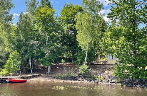 Almhult Municipality House | Cozy house in entire private Island Mocklen lake