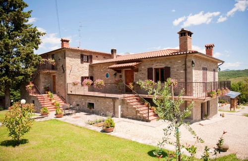 Caprese Michelangelo House | Cozy House in Caprese Michelangelo with Private Pool