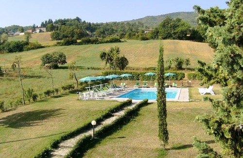 Caprese Michelangelo House | Cozy House in Caprese Michelangelo with Private Pool