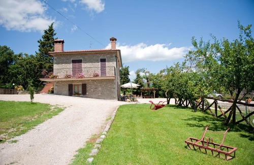 Caprese Michelangelo House | Cozy House in Caprese Michelangelo with Private Pool