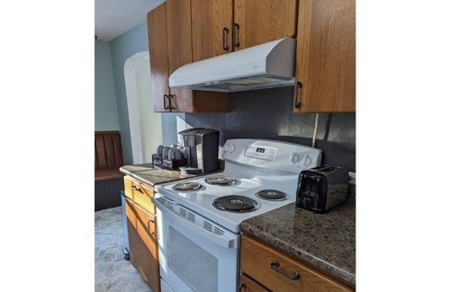 Hudson House | Cozy House near downtown & park