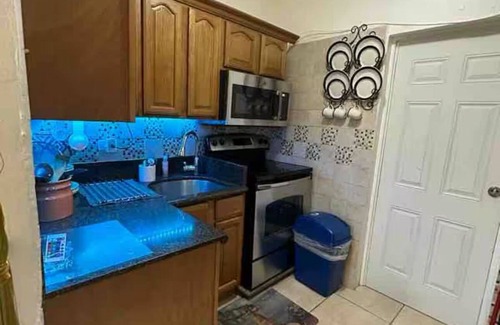 Colinas de Miramar Apartment | Cozy house near SJ w/ light 24/7