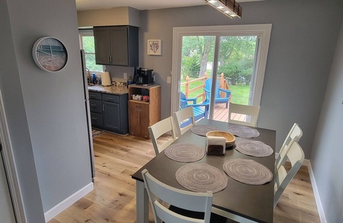 Norton Shores House | Cozy house that sleeps 8 people near Lake Michigan