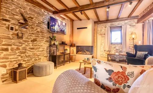 Gouvy House | Cozy House with Jacuzzi in Gouvy