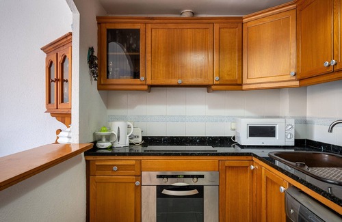 Altafulla House | Cozy House with Pool, BBQ, and Sea View, 5min Walk to Beach