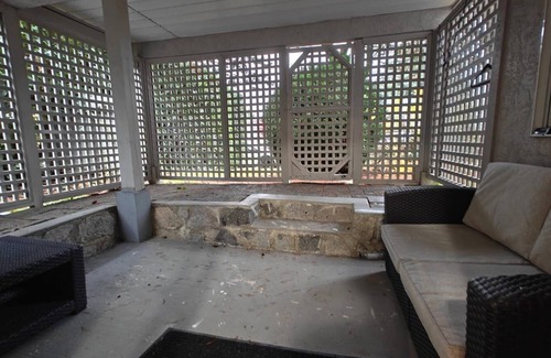 Upper Lonsdale House | Cozy in home Suite in Upper Lonsdale, footsteps away from it all