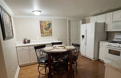 Milton House | Cozy In-Law Apartment