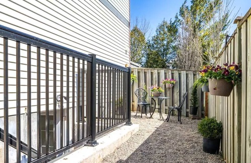 Halton Regional Municipality Apartment | Cozy Independent private Basement Apartment !n In suit Washer Dryer , Parking