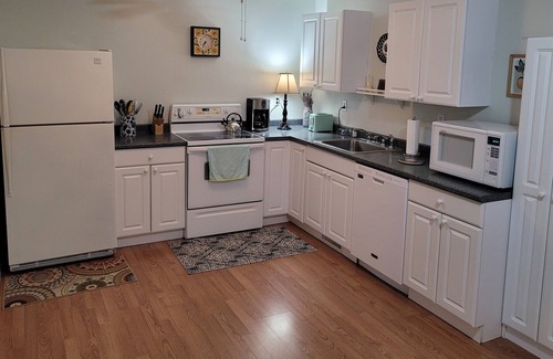 New Park Apartment | Cozy inlaw suite/apartment in a quiet wooded setting close to York and Lancaster
