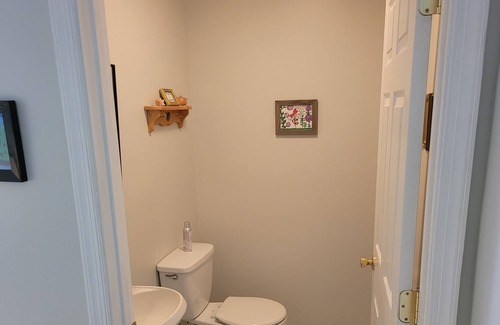 New Park Apartment | Cozy inlaw suite/apartment in a quiet wooded setting close to York and Lancaster