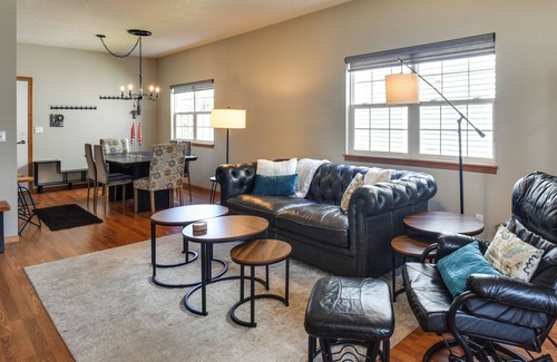 Weber House | Cozy Iowa City Home ~ 2 Mi to Kinnick Stadium!