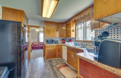 Dyersville House | Cozy Iowa Getaway w/Patio & Fenced-In Yard!