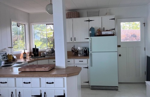 Douro-Dummer Cottage | Cozy island cottage on Stoney Lake