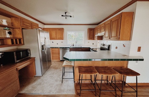 Jenks House | Cozy Jenks Gem! 2bd/1bath right off main street in a beautiful neighborhood