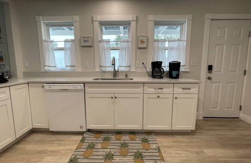 Historic District Cottage | Cozy! Julias Retreat NSB near Canal Street, 2 mi from the Beach