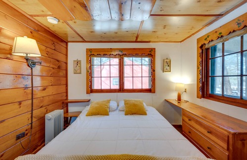 Weirs Beach Apartment | Cozy Laconia Studio Cabin Near Lake Winnipesaukee!