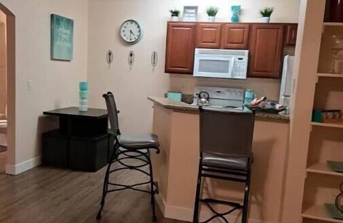 Spring Valley Condo | Cozy Laid Back One Bedroom Condo