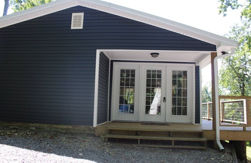 Cadiz Cottage | Cozy lake cottage minutes from Lake Barkley Resort and Land Between the Lakes.